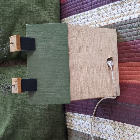 Primitive wooden Saltbox House electric lighted night light in working condition - Picture 8 of 11